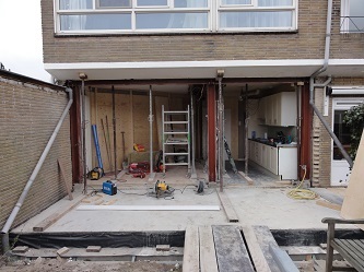 Fundering en staalconstructie aangebracht bij woning in Amstelveen