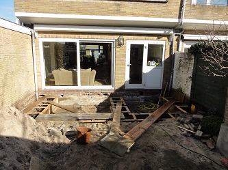 uitbouw achterzijde fundering