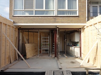 uitbouw binnenwanden neergezet